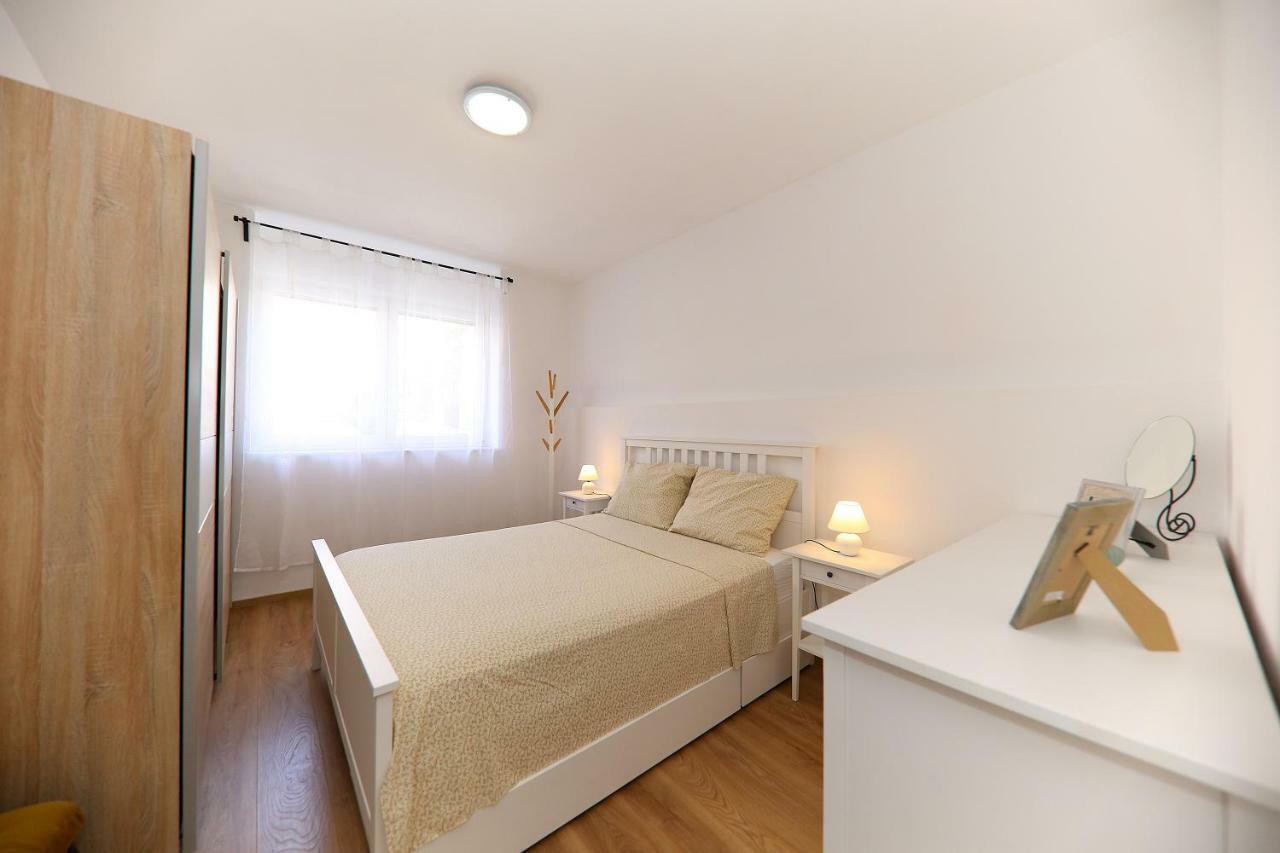 Apartman Dana ซาดาร์ ภายนอก รูปภาพ
