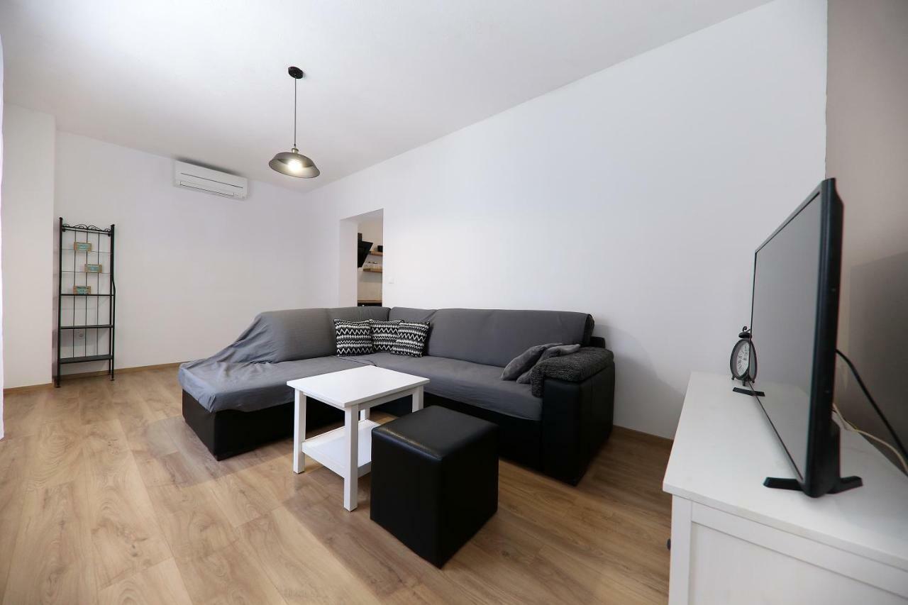 Apartman Dana ซาดาร์ ภายนอก รูปภาพ